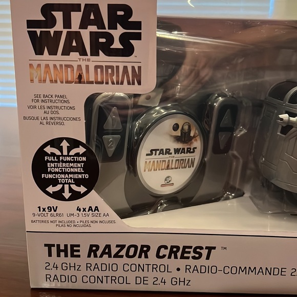 Star Wars The Mandalorian The Razor Crest Disney Remote Control Transport NEW - Picture 2 of 5